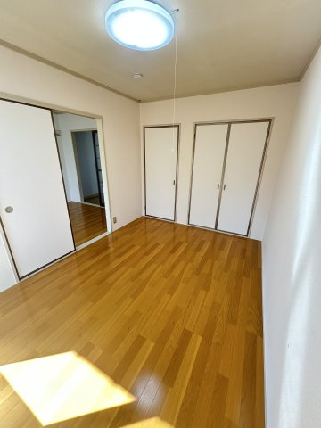 ハイツアールデコの洋室