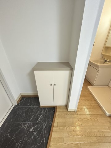 ハイツアールデコの玄関