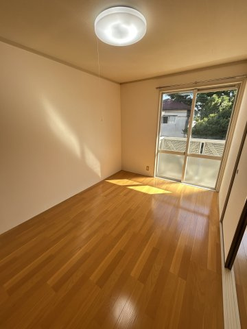 ハイツアールデコの洋室