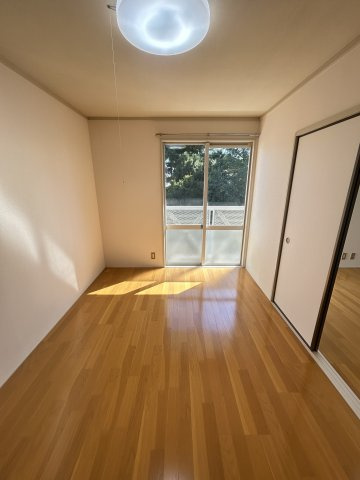 ハイツアールデコの洋室