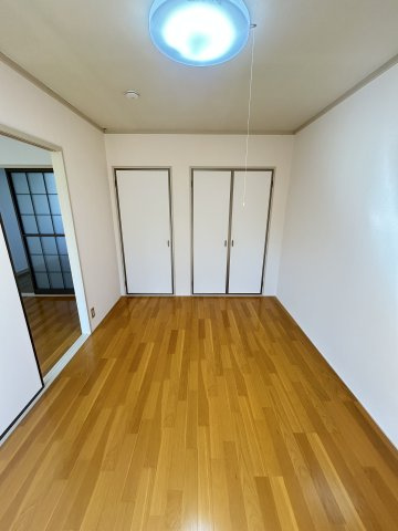 ハイツアールデコの洋室