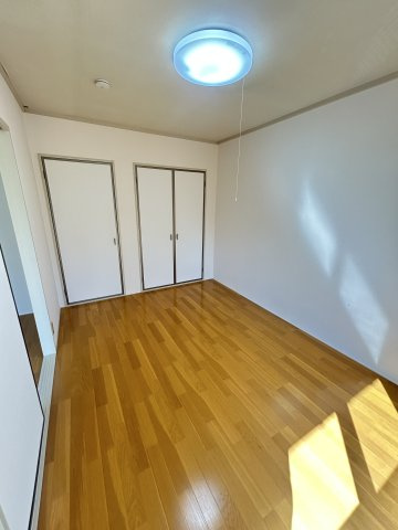 ハイツアールデコの洋室