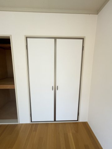 ハイツアールデコの洋室