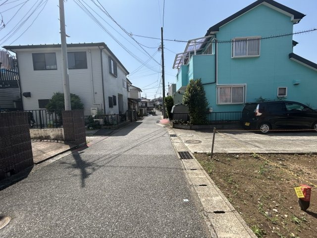 売土地　佐倉市井野(更地)の前面道路含む現地写真