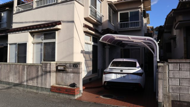 広白岳６丁目中古住宅の前面道路含む現地写真