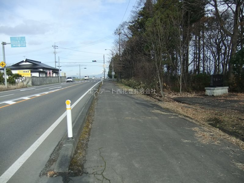 花巻市狼沢第２地割　土地の外観|県道１３号線側