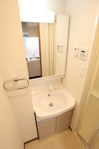 大阪市城東区野江３丁目の賃貸マンションの洗面所