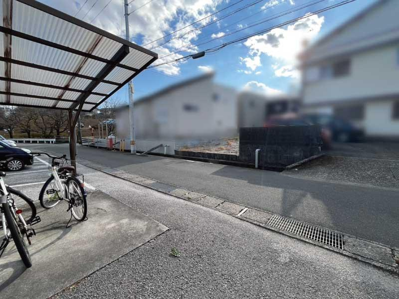 鴨部3丁目　建築条件なし　売土地の前面道路含む現地写真