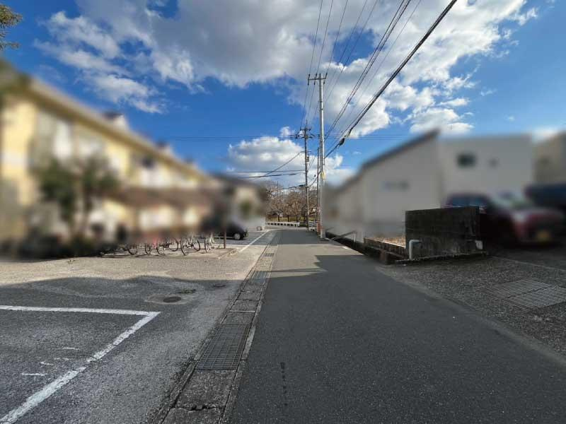鴨部3丁目　建築条件なし　売土地の前面道路含む現地写真