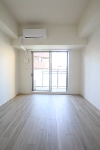 大阪市都島区中野町４丁目の賃貸マンションの居間・リビング