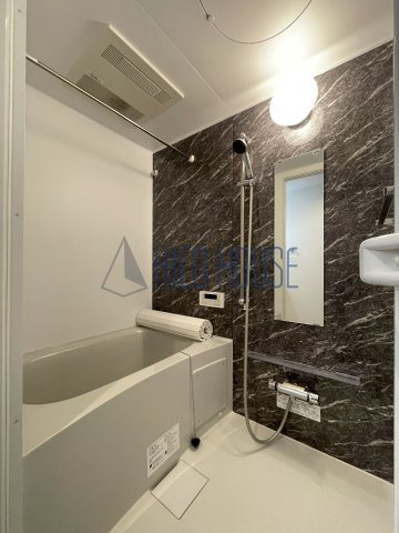 ラルーチェの浴室