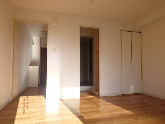 【間取り】 | 奥行きのある収納です。