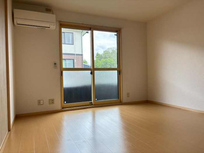 エスポワールの居間・リビング|ゆったりとした居間です