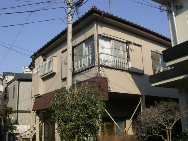 調布市国領町５丁目のアパートの外観