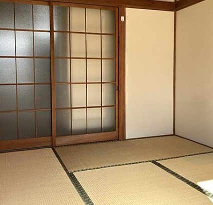 調布市国領町５丁目のアパートの寝室