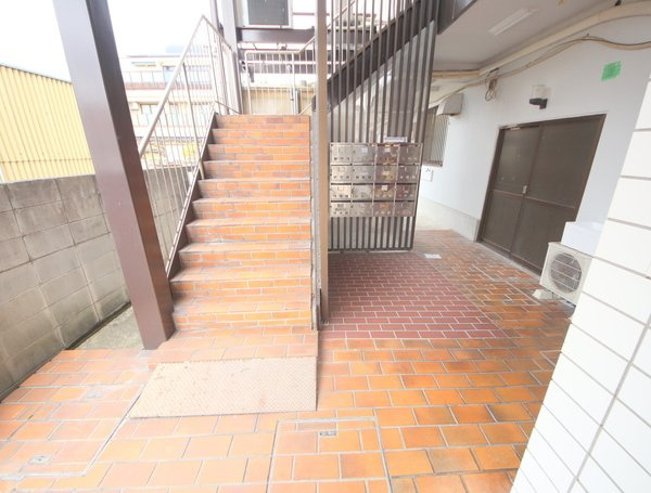 一條館　Ⅰのエントランス