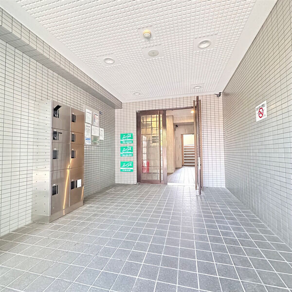 リバーサイドタカセのロビー