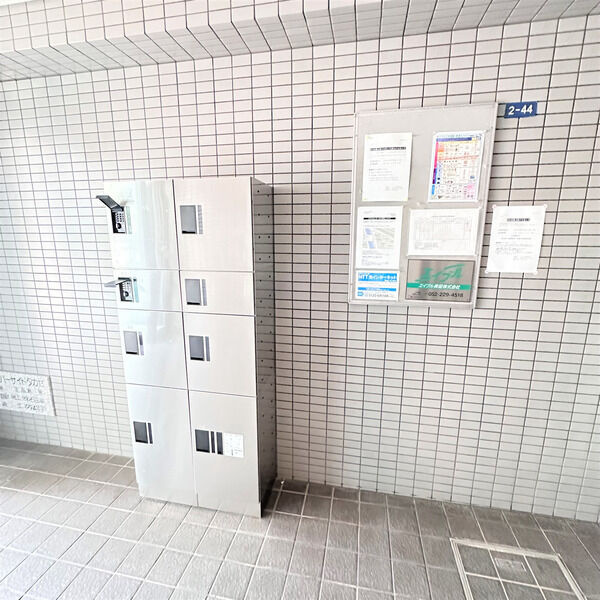 リバーサイドタカセのエントランス