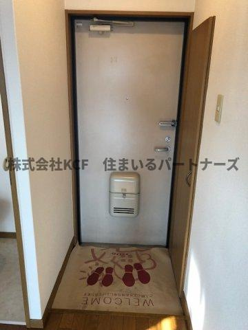 久留米市津福本町の賃貸マンションの玄関|きれいな玄関です