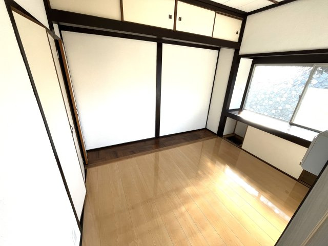 【洋室】 | 仲介手数料無料！黒石小学校に通えるリフォーム済み平屋　宇部市東須恵泉町　中古住宅 | 個人の部屋や寝室として使える洋室です