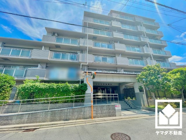 ペルル伏見桃山の外観