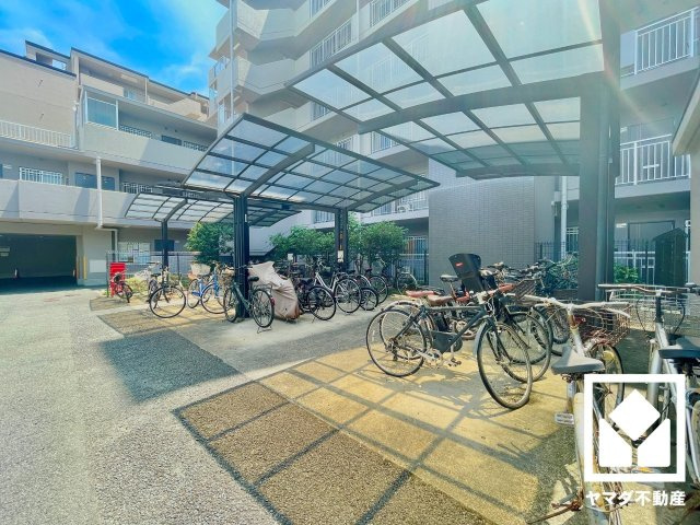 ペルル伏見桃山の駐輪場