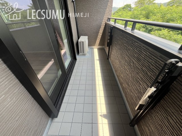 姫路市継Ⅱ／全３棟のバルコニー