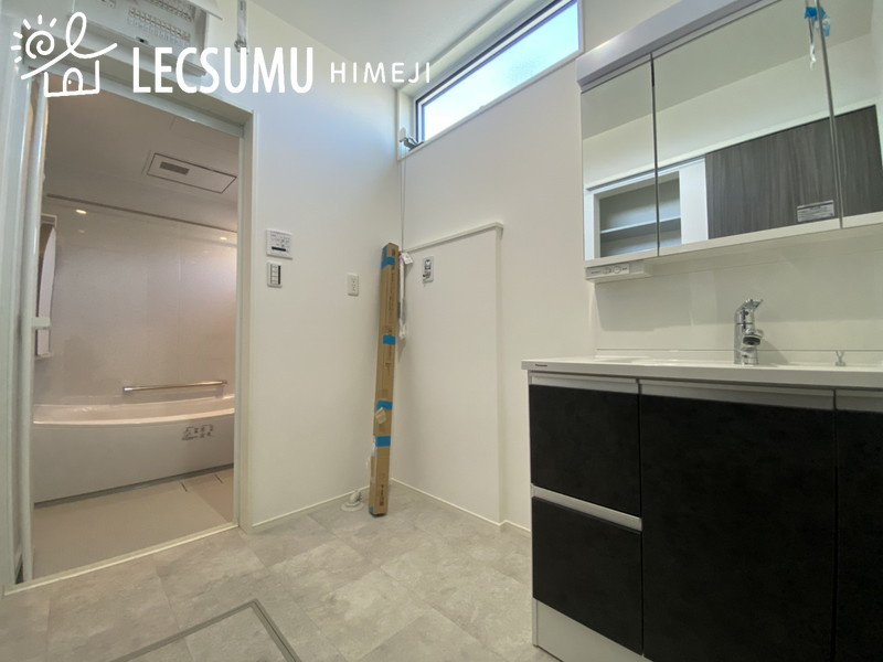 姫路市継Ⅱ／全３棟の独立洗面台|同社施工例