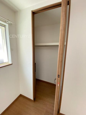 【収納】 | 前橋市表町2期 1号棟 | ハンガーパイプ付きクローゼットです。