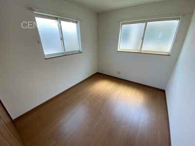 【洋室】 | 前橋市表町2期 1号棟 | ２面採光の明るい洋室です。