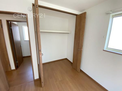 【収納】 | 前橋市表町2期 1号棟 | ハンガーパイプ付きクローゼットです。