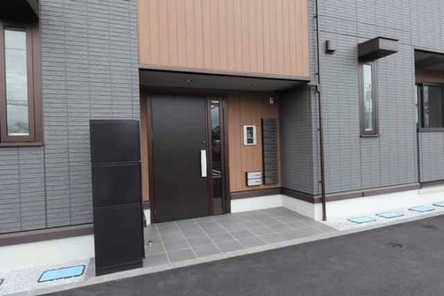 D-ROOM　FIRST　大善寺駅前のエントランス|オートロック付きで安心です★