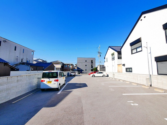 やましんモータープールの駐車場