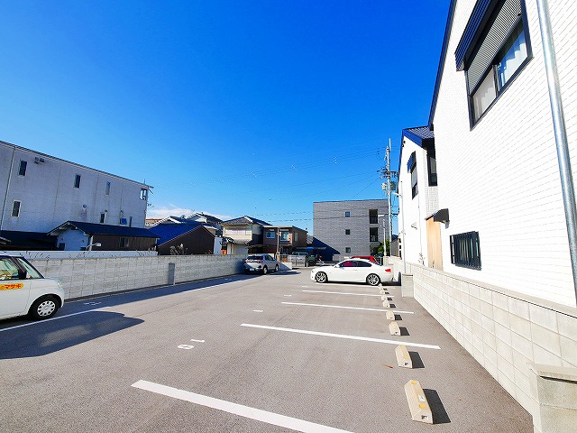 やましんモータープールの駐車場