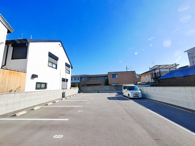 やましんモータープールの駐車場