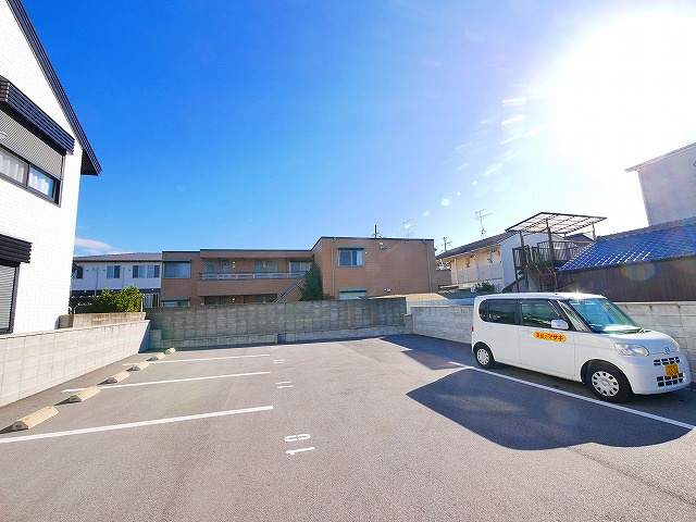 やましんモータープールの駐車場