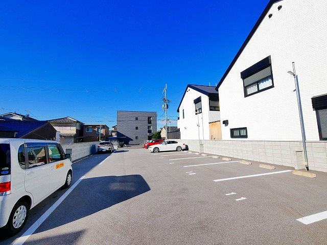 やましんモータープールの駐車場