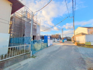 【前面道路含む現地写真】