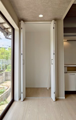 RESET HOUSE－リセットハウス小倉南区朽網西１丁目　【小倉南区　中古戸建て】の収納|散らかりがちなリビングもスッキリ！魔法のような収納スペース♪【小倉南区　中古戸建　リノベーション】