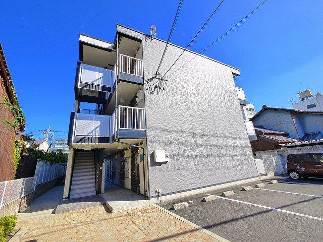 レオパレスペニーレーンの外観|外観もきれいです