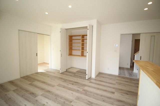 潮新町　新築戸建　の居間・リビング|ＬＤＫ　16.0帖