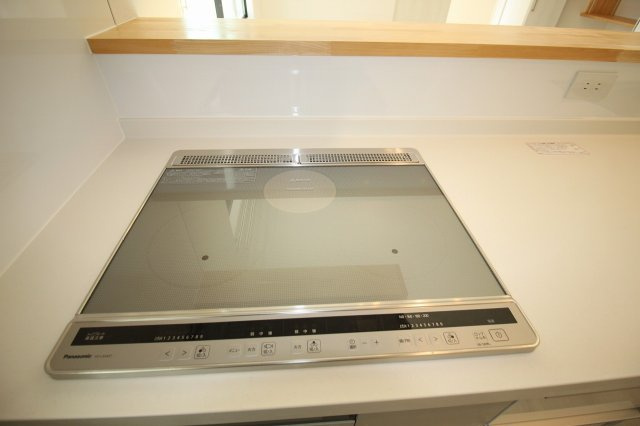 潮新町　新築戸建　のキッチン|ＩＨクッキングヒーター