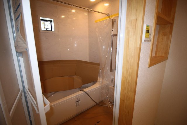 潮新町　新築戸建　の浴室
