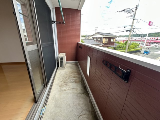 【バルコニー】 | ネオハイツ上白川 | 洗濯物などを干すことができます！