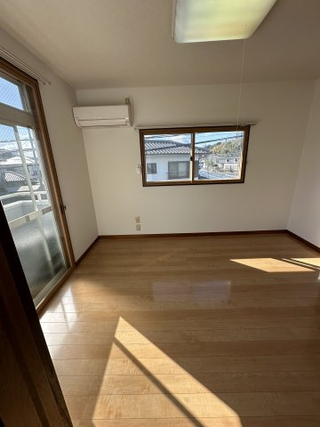 アーバンハイツ中道の洋室