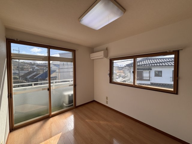 アーバンハイツ中道の洋室