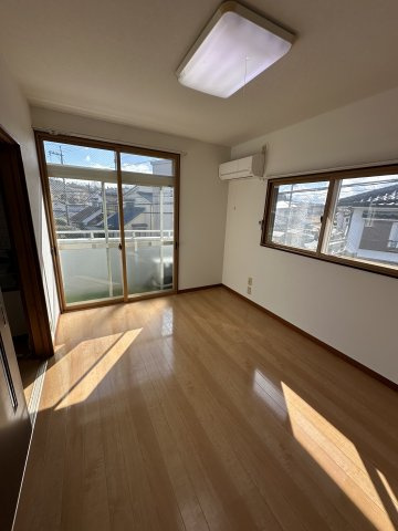 アーバンハイツ中道の洋室