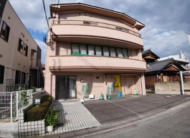 甲賀市水口町虫生野中央の事務所の外観