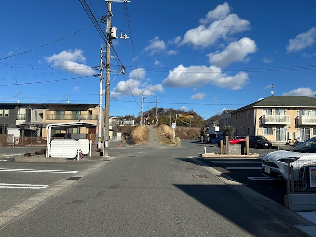 【新築戸建】泉滝尻1期の前面道路含む現地写真|1号棟写真　前面道路含む現地写真です