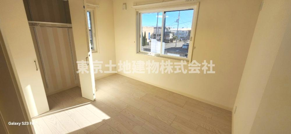 MOCXGARDEN前橋三俣町　1号地の洋室|【2階/5.4帖洋室】
片付けやすい広さの洋室♪